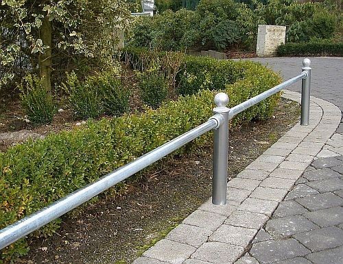 Rabattengeländer RAL 7016 Schutzgeländer