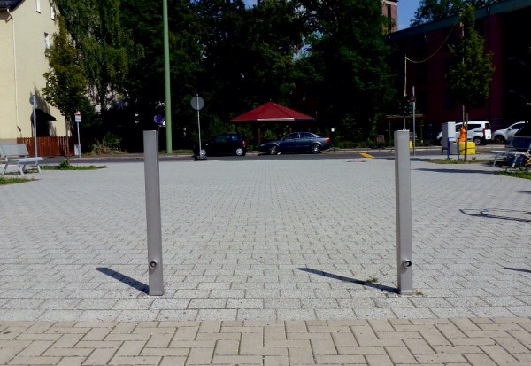 Sperrpfosten Edelstahl 70x70 umlegbar zum Einbetonieren