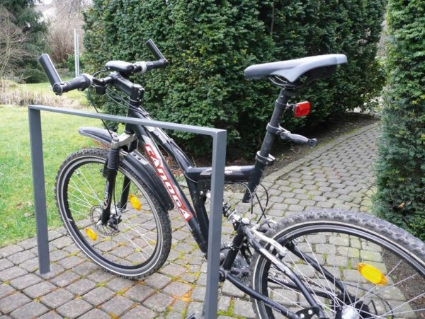Fahrradständer Anlehnbügel Rechteckrohr 80 x 20 mm ohne Querholm