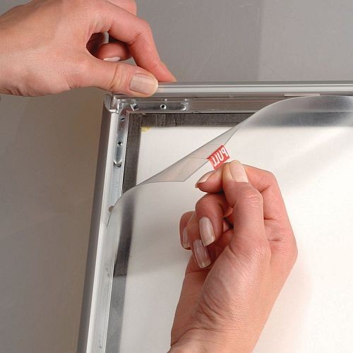 PET Schutzfolie für Plakatrahmen 25 mm wasserfest DIN B2